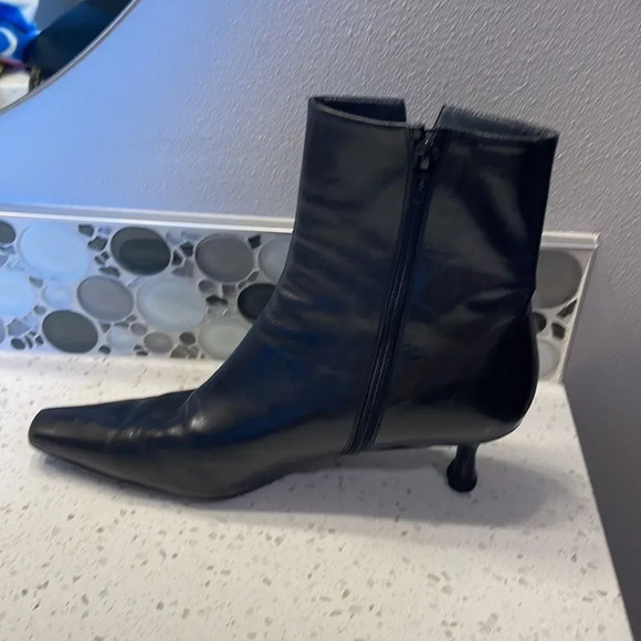STUART Weitzman Right Leather boot only - Picture 9 of 9